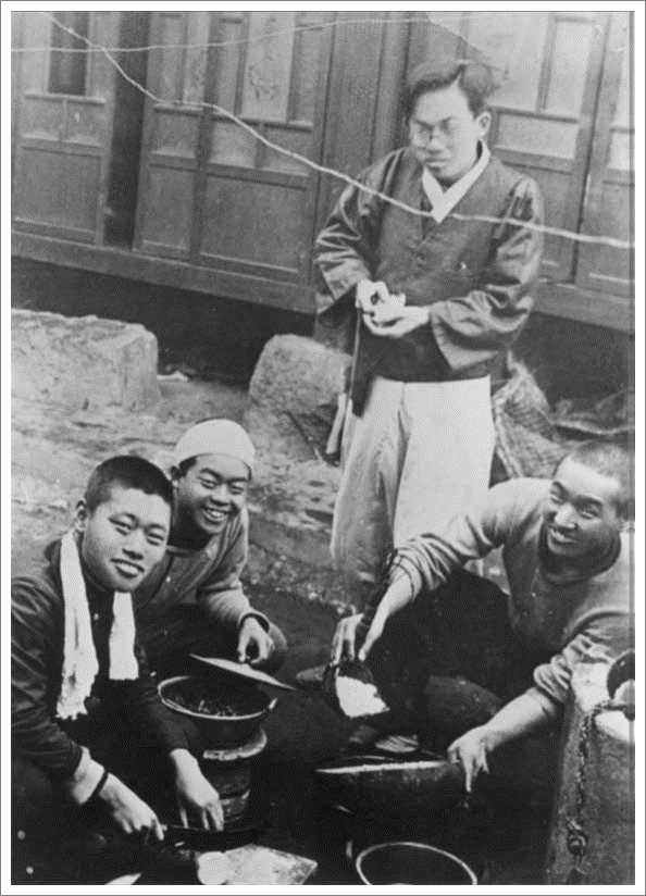 Moon durante gli studi